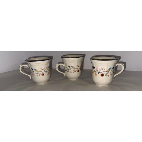BRICKOVEN Other - BrickOven Stoneware Heritage Mugs Bird & Floral Design (Set of 3)